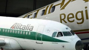 Sondaggi politici, Alitalia-Etihad, accordo fatto. Agli arabi il 49% della compagnia italiana