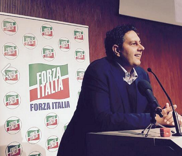 Toti, Verdini, Forza Italia, il presidente della regione Liguria durante un convegno di Forza Italia