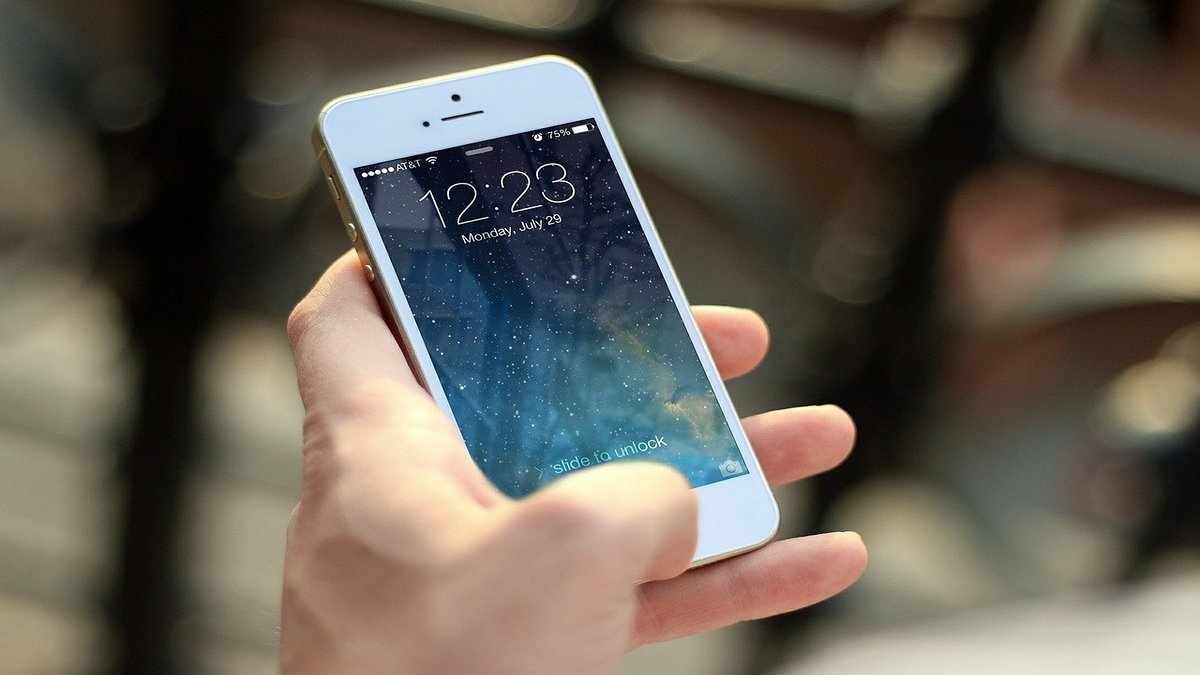 Cambio operatore telefono stop per coronavirus fino a luglio Le novità