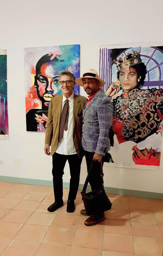 Wika con l'organizzatore della Biennale d'arte contemporanea di Salerno, Giuseppe Gorga